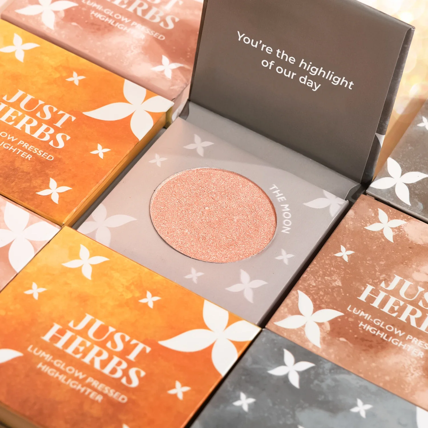 Lumi-glow Pressed Highlighter with Shea Butter and Amla - Image 7
